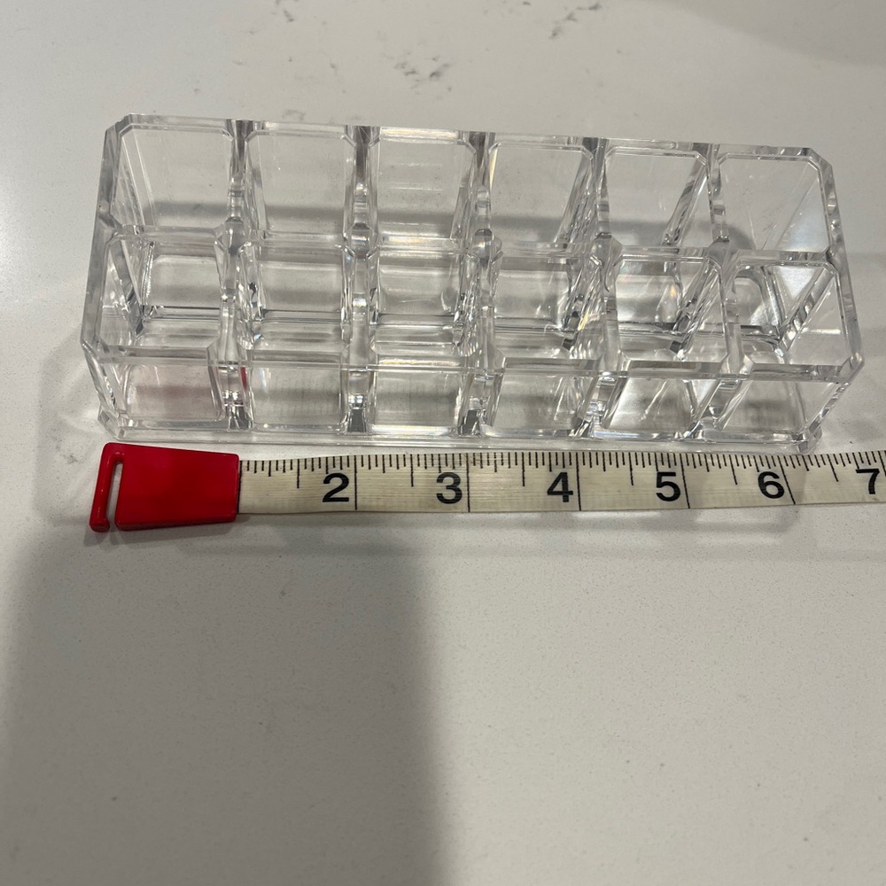 Clear Lip Organizer! - Picture 6 of 9